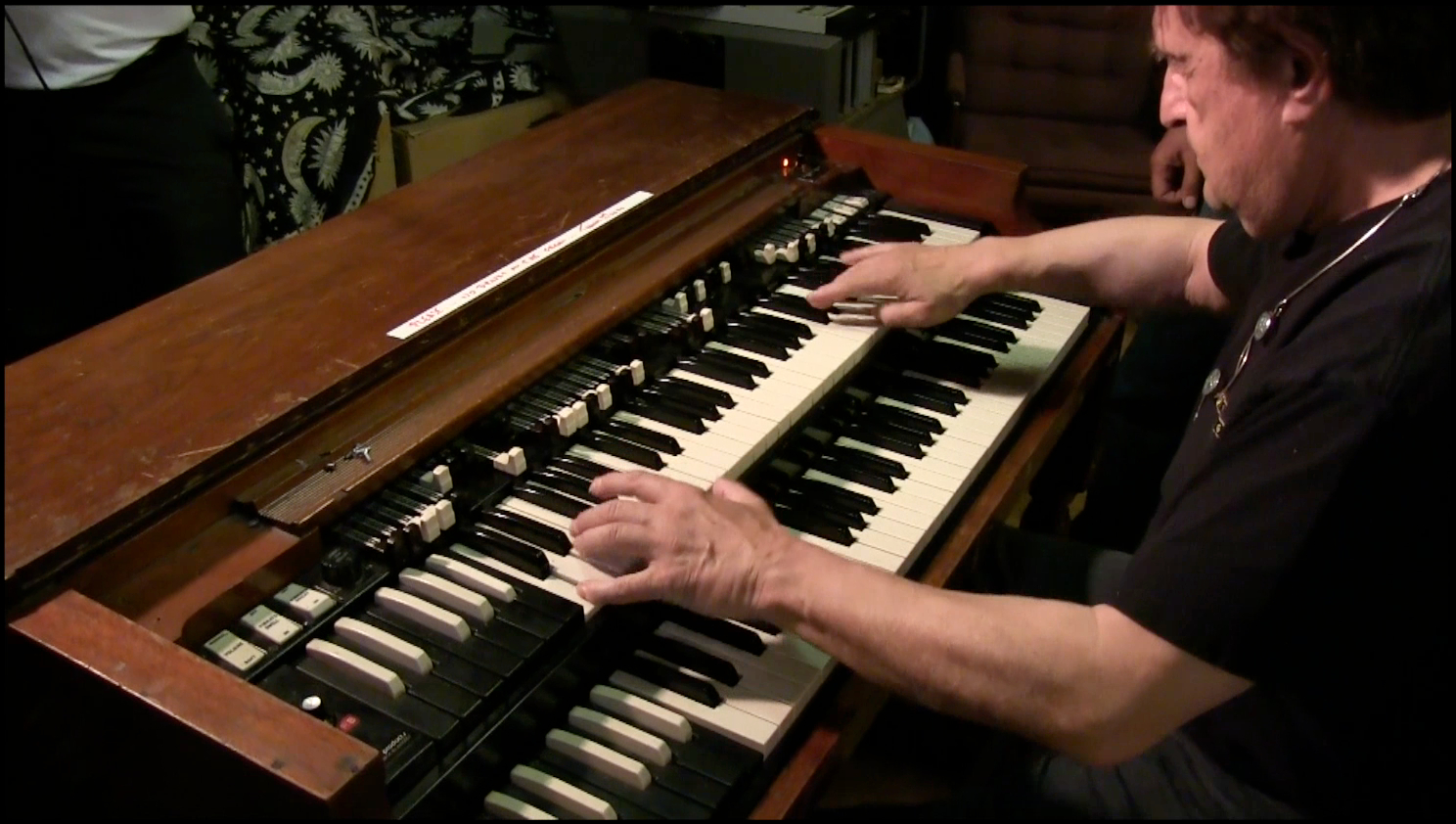 Recording a Leslie with Patrick Moraz Recording a Leslie with Patrick Moraz